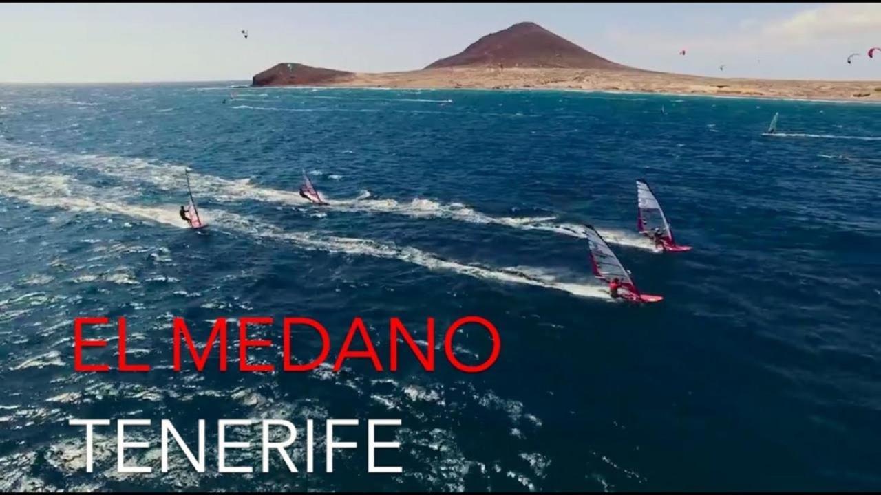 With A Serene Ocean And Mountain View Apartamento